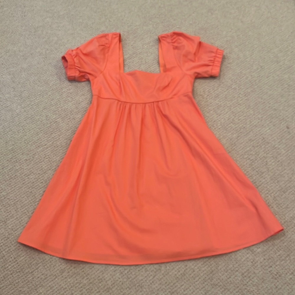 This is wild fable. Size XS. Great condition NWT. good color hope you enjoy!!!😀